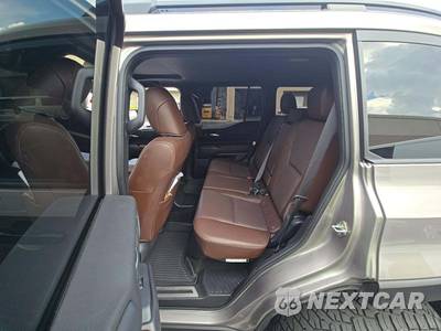 2025 Toyota Land Cruiser - zdjęcie 10 z 24 - miniatura