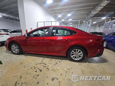 2025 Toyota Camry LE - zdjęcie 2 z 24 - miniatura