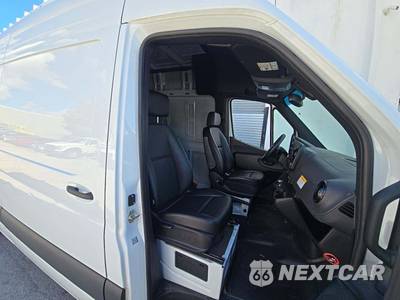 2025 Mercedes-Benz Sprinter 2500 Cargo Van High Roof 170.0" WB - zdjęcie 17 z 26 - miniatura