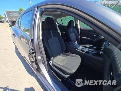 2025 Nissan Sentra SV - zdjęcie 18 z 24 - miniatura