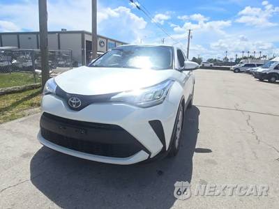 2020 Toyota C-HR LE - zdjęcie 1 z 22 - miniatura