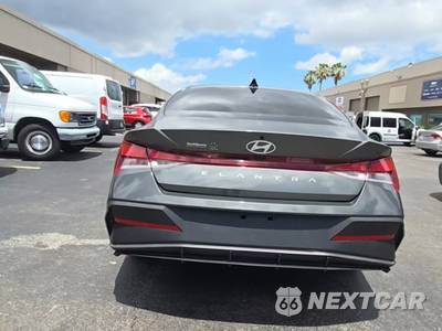 2024 Hyundai Elantra SEL - zdjęcie 4 z 26 - miniatura