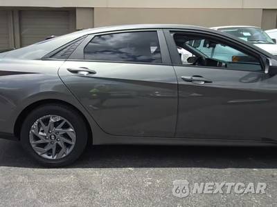 2024 Hyundai Elantra SEL - zdjęcie 5 z 26 - miniatura