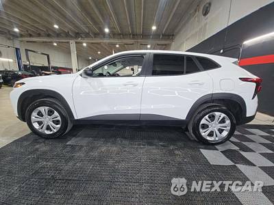 2025 Chevrolet Trax LS - zdjęcie 2 z 25 - miniatura