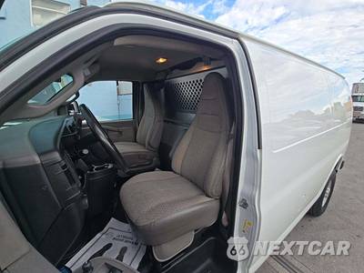 2023 GMC Savana 2500 Cargo Van 1WT 135.2" WB - zdjęcie 6 z 24 - miniatura