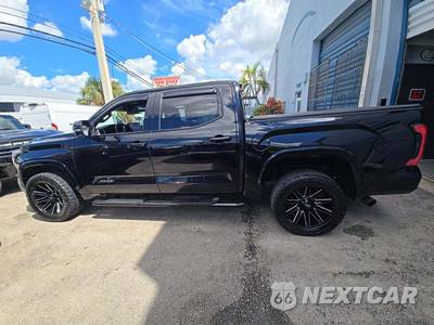 2024 Toyota Tundra Platinum Crew Cab Short Bed - zdjęcie 2 z 31 - miniatura