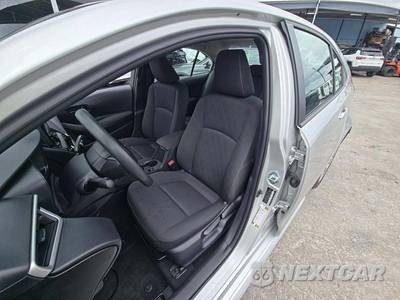 2025 Toyota Corolla LE Sedan - zdjęcie 6 z 24 - miniatura