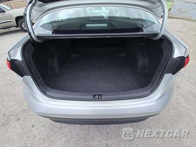 2025 Toyota Corolla LE Sedan - zdjęcie 14 z 24 - miniatura