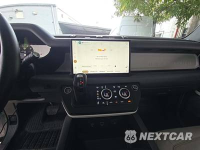 2023 Land Rover Defender 130 SE - zdjęcie 7 z 26 - miniatura