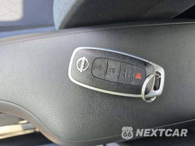 2025 Nissan Versa SV - zdjęcie 5 z 21 - miniatura