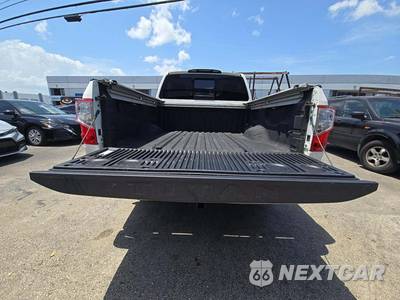 2019 Nissan TITAN SV Crew Cab Short Bed - zdjęcie 11 z 23 - miniatura