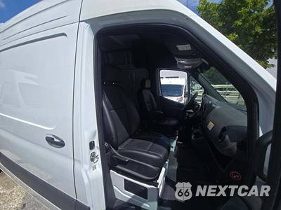 2025 Mercedes-Benz Sprinter 2500 Cargo Van High Roof 170.0" WB - zdjęcie 17 z 24 - miniatura