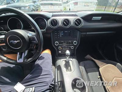 2019 Ford Mustang EcoBoost Coupe - zdjęcie 7 z 17 - miniatura
