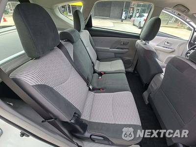 2017 Toyota Prius v Two - zdjęcie 13 z 22 - miniatura