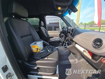 2021 Mercedes-Benz Sprinter 2500 Passenger Van High Roof 170.0" WB - zdjęcie 17 z 19 - miniatura