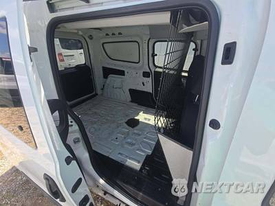 2016 Ram ProMaster City Cargo Van Tradesman SLT 122.4" WB - zdjęcie 16 z 21 - miniatura