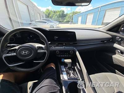 2024 Hyundai Elantra SEL - zdjęcie 7 z 19 - miniatura