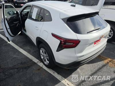 2026 Chevrolet Trax LS - zdjęcie 2 z 20 - miniatura
