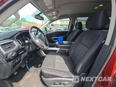 2018 Nissan TITAN SV Crew Cab Short Bed - zdjęcie 6 z 39 - miniatura