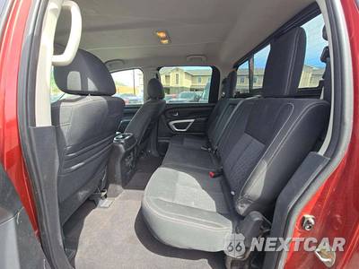 2018 Nissan TITAN SV Crew Cab Short Bed - zdjęcie 13 z 39 - miniatura