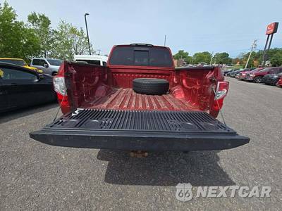 2018 Nissan TITAN SV Crew Cab Short Bed - zdjęcie 14 z 39 - miniatura