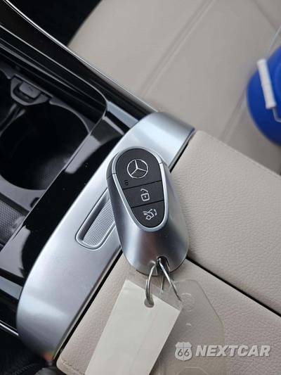 2024 Mercedes-Benz C 300 - zdjęcie 8 z 21 - miniatura