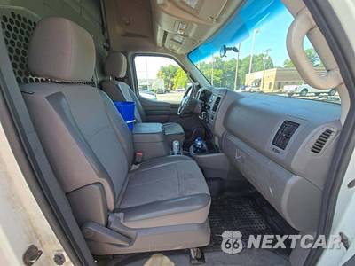 2014 Nissan NV2500 HD Cargo SV High Roof 146.1" WB - zdjęcie 17 z 39 - miniatura