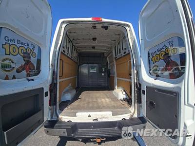 2014 Nissan NV2500 HD Cargo SV High Roof 146.1" WB - zdjęcie 13 z 39 - miniatura