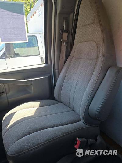 2017 Chevrolet Express 3500 Cutaway 1WT - zdjęcie 19 z 26 - miniatura