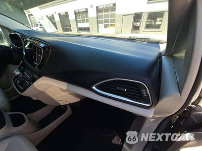 2019 Chrysler Pacifica Touring L Plus 121.6" WB - zdjęcie 20 z 29 - miniatura