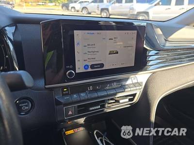2025 Toyota Camry LE - zdjęcie 10 z 27 - miniatura