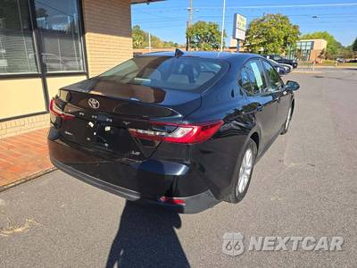 2025 Toyota Camry LE - zdjęcie 3 z 27 - miniatura