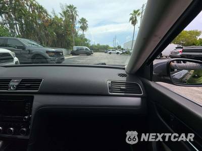 2012 Volkswagen Passat 2.5L SE w/Sunroof - zdjęcie 19 z 21 - miniatura