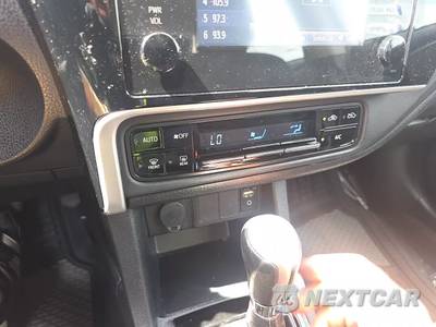 2017 Toyota Corolla LE Sedan - zdjęcie 30 z 33 - miniatura