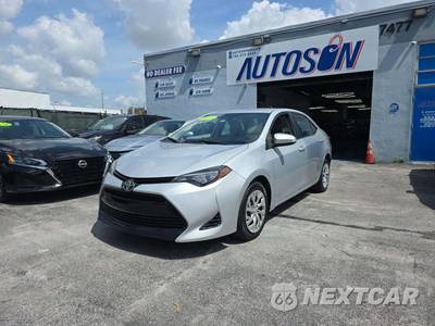 2017 Toyota Corolla LE Sedan - zdjęcie 2 z 33 - miniatura