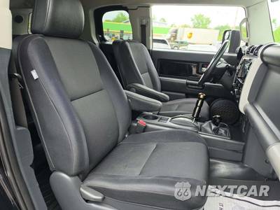 2013 Toyota FJ Cruiser w/Rear Doors - zdjęcie 15 z 47 - miniatura