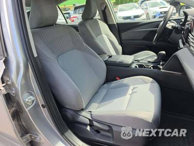 2025 Toyota Camry LE - zdjęcie 15 z 27 - miniatura