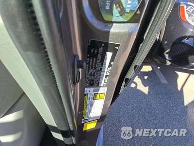 2020 Toyota Sienna LE 8-Passenger 119.3" WB - zdjęcie 5 z 23 - miniatura