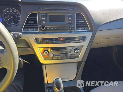 2015 Hyundai Sonata SE - zdjęcie 10 z 28 - miniatura