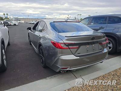2025 Toyota Camry XSE - zdjęcie 2 z 22 - miniatura