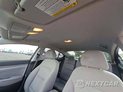 2017 Hyundai Elantra SE Sedan - zdjęcie 8 z 28 - miniatura