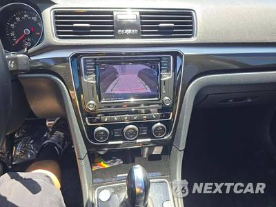 2019 Volkswagen Passat SE R-Line - zdjęcie 10 z 26 - miniatura