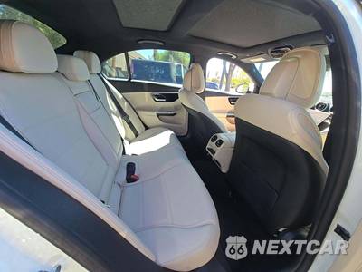2023 Mercedes-Benz C 300 Sedan - zdjęcie 13 z 17 - miniatura