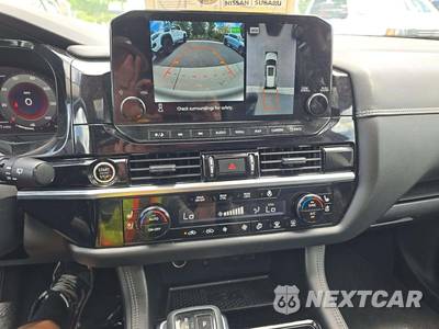 2023 Nissan Pathfinder Platinum - zdjęcie 10 z 29 - miniatura