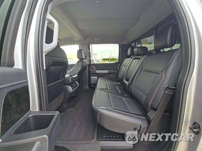 2022 Ford F-150 LARIAT Crew Cab Short Bed - zdjęcie 10 z 24 - miniatura
