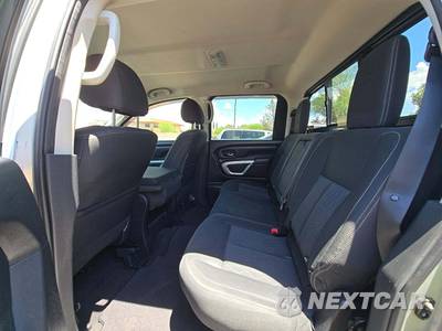 2017 Nissan TITAN SV Crew Cab Short Bed - zdjęcie 13 z 29 - miniatura