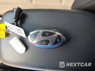 2025 Hyundai Kona SEL - zdjęcie 5 z 18 - miniatura