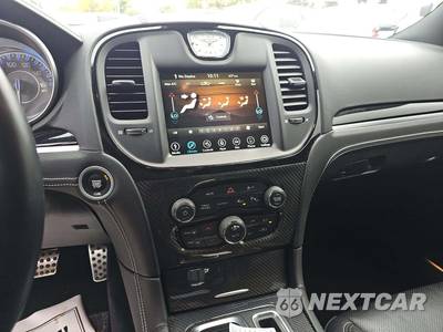 2023 Chrysler 300C - zdjęcie 10 z 23 - miniatura