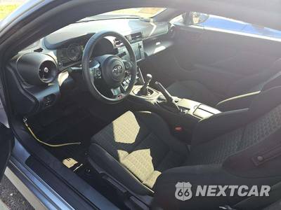 2025 Toyota GR86 - zdjęcie 6 z 21 - miniatura