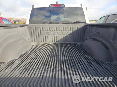 2020 Ram 1500 Big Horn Crew Cab Short Bed - zdjęcie 14 z 24 - miniatura